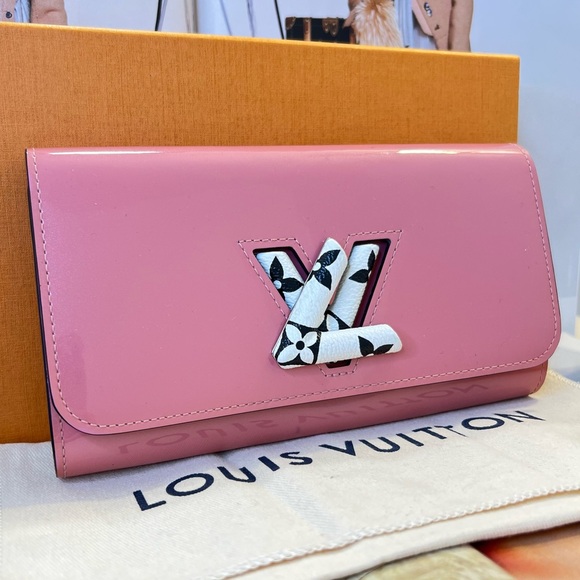 LV Portefeuille Twist Clutch in Pink Patent Leather Authentic Louis Vuitton - Picture 2 of 13